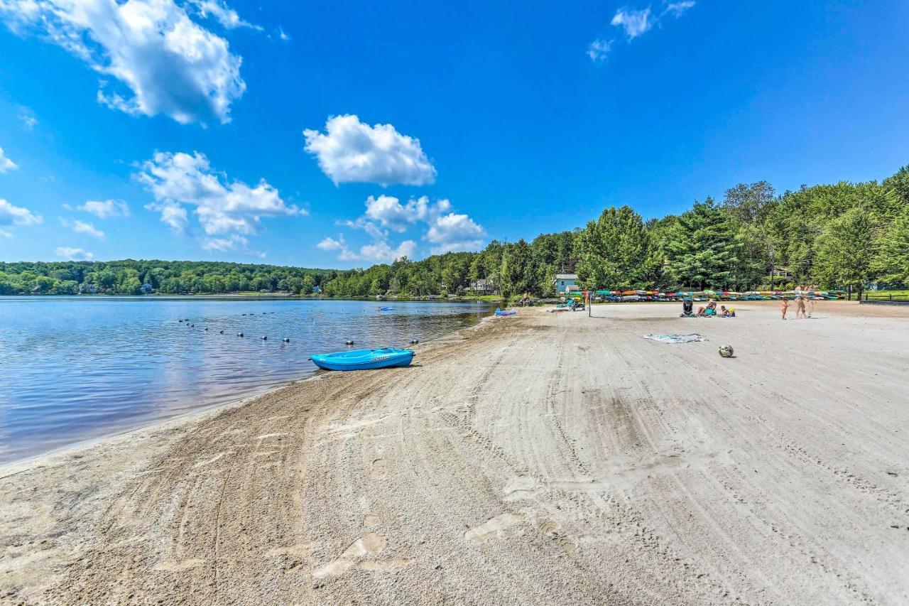 Holiday home Arrowhead Vacation With Fire Pit! Pocono Lake