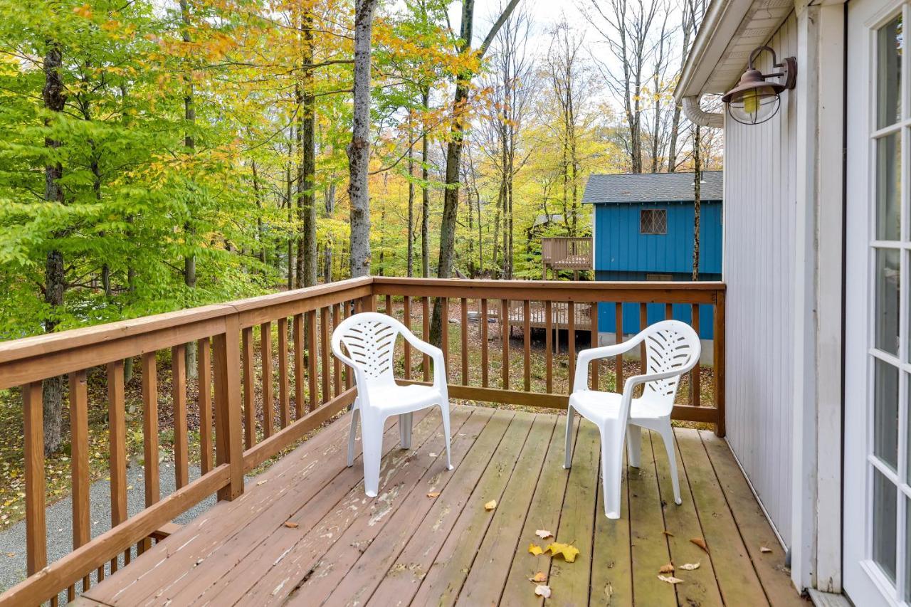Holiday home Arrowhead Vacation With Fire Pit! Pocono Lake
